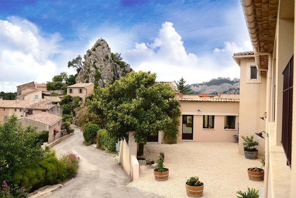 Mas De Carabelle Bed & Breakfast La Roque-Alric ภายนอก รูปภาพ