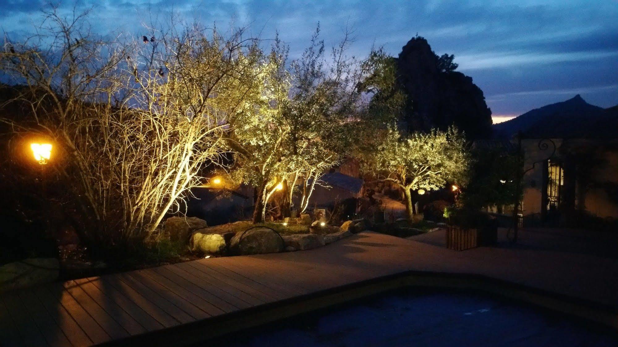 Mas De Carabelle Bed & Breakfast La Roque-Alric ภายนอก รูปภาพ