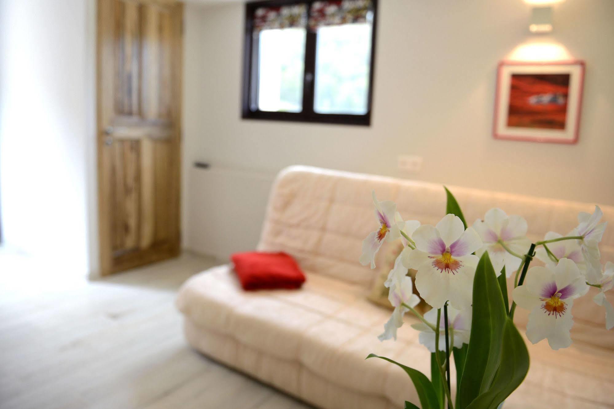 Mas De Carabelle Bed & Breakfast La Roque-Alric ภายนอก รูปภาพ